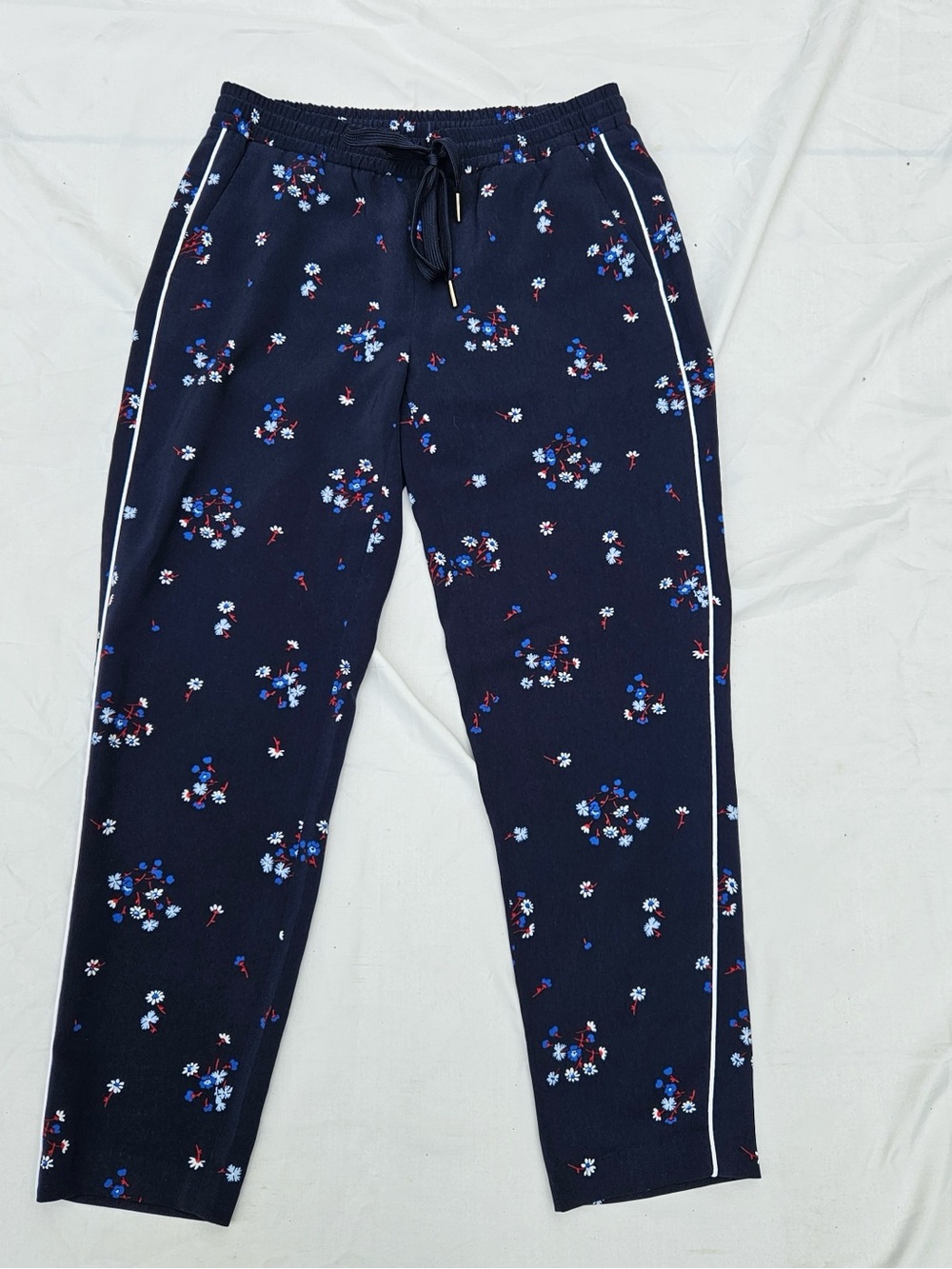 Tommy Hilfiger Tank & Jogger Set - Picture 5 of 16